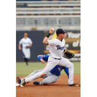 Diego Castillo of the Tampa Tarpons looks to turn two