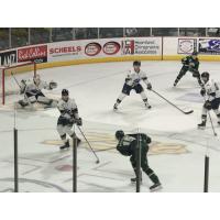 Sioux Falls Stampede defend against the Sioux City Musketeers