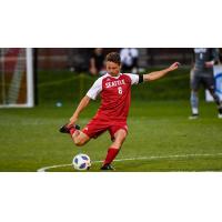 Seattle University midfielder Julian Avila-Good