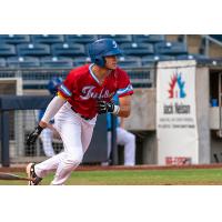 Ben Ramirez of the Tulsa Drillers heads to first